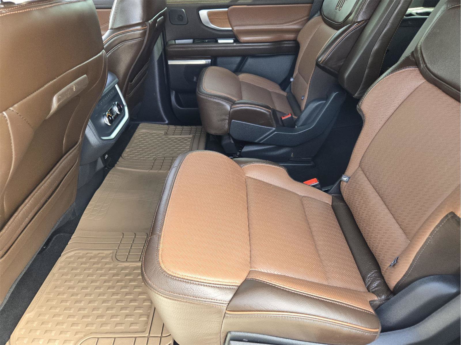Used 2025 Ford Expedition King Ranch AWD/4WD image 28