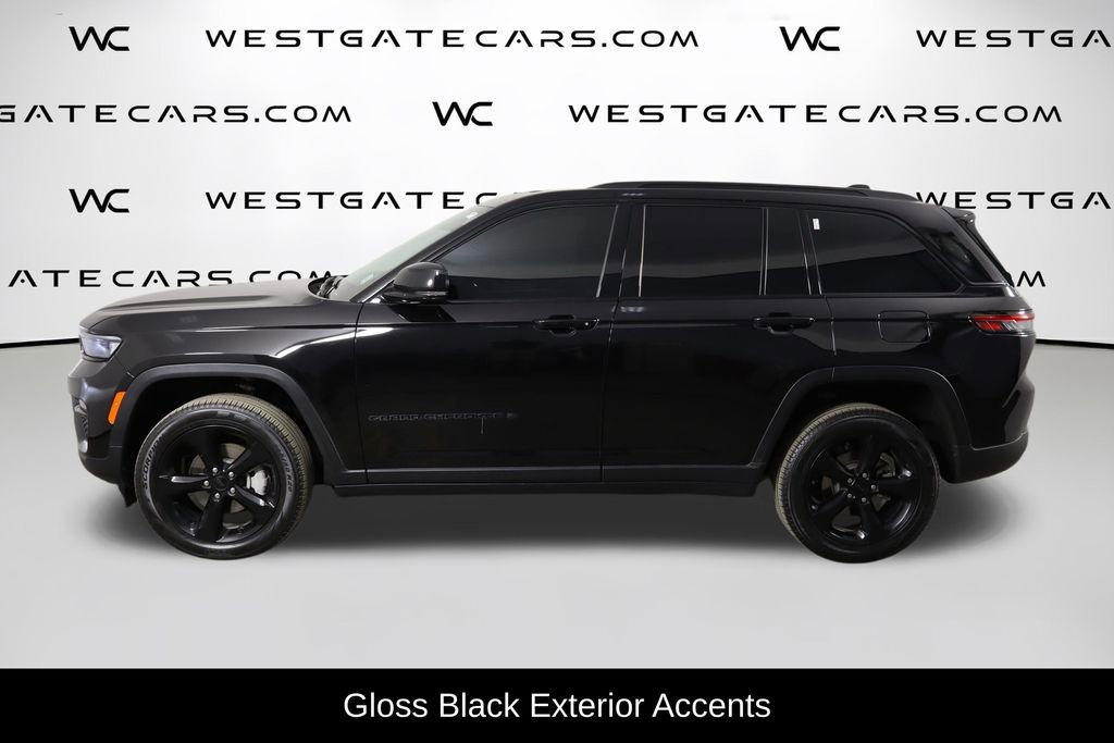 Used 2024 Jeep Grand Cherokee Limited w/ Black Appearance Package image 5