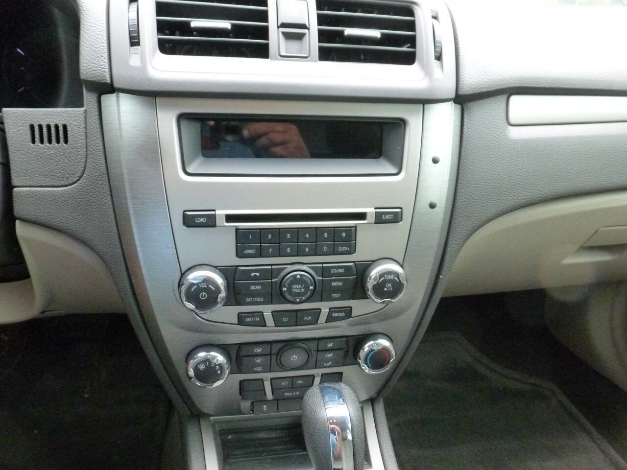 Used 2010 Ford Fusion SE FWD image 13