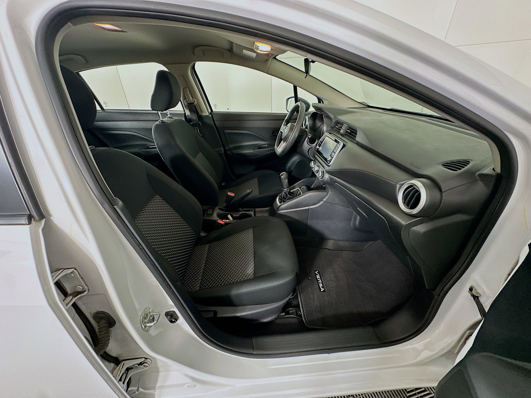 Used 2021 Nissan Versa S image 28