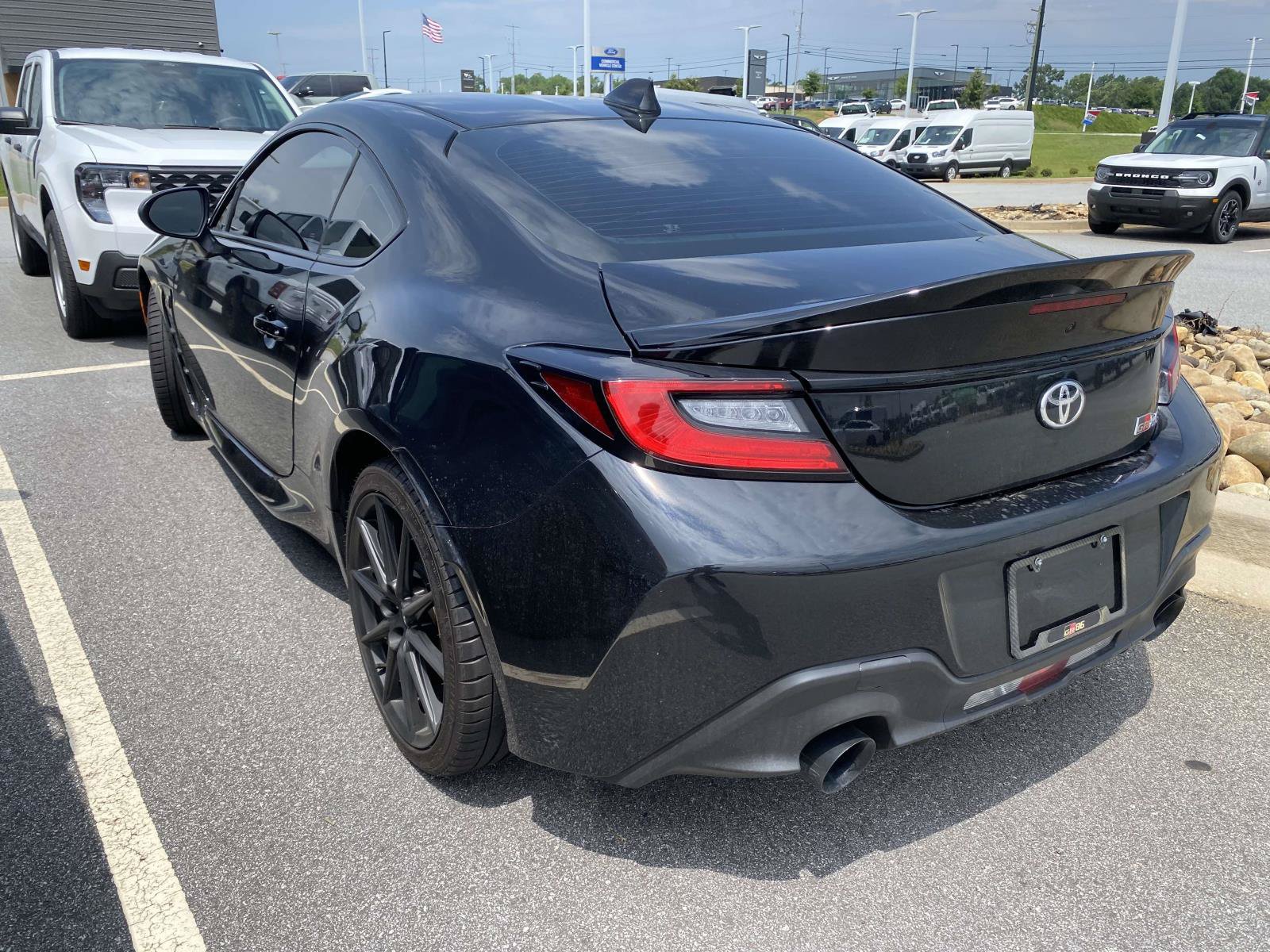 Used 2024 Toyota GR86 Premium w/ Performance Package RWD image 5