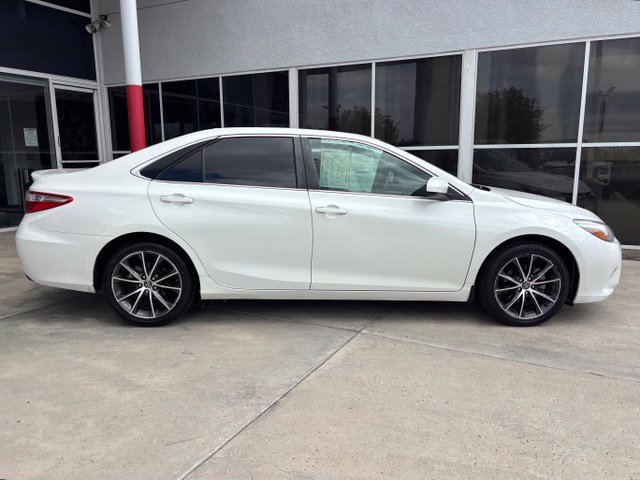 Used 2016 Toyota Camry XSE w/ Moonroof Package FWD image 2