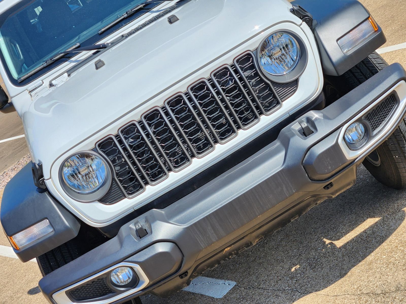 Used 2025 Jeep Gladiator Sport AWD/4WD image 14