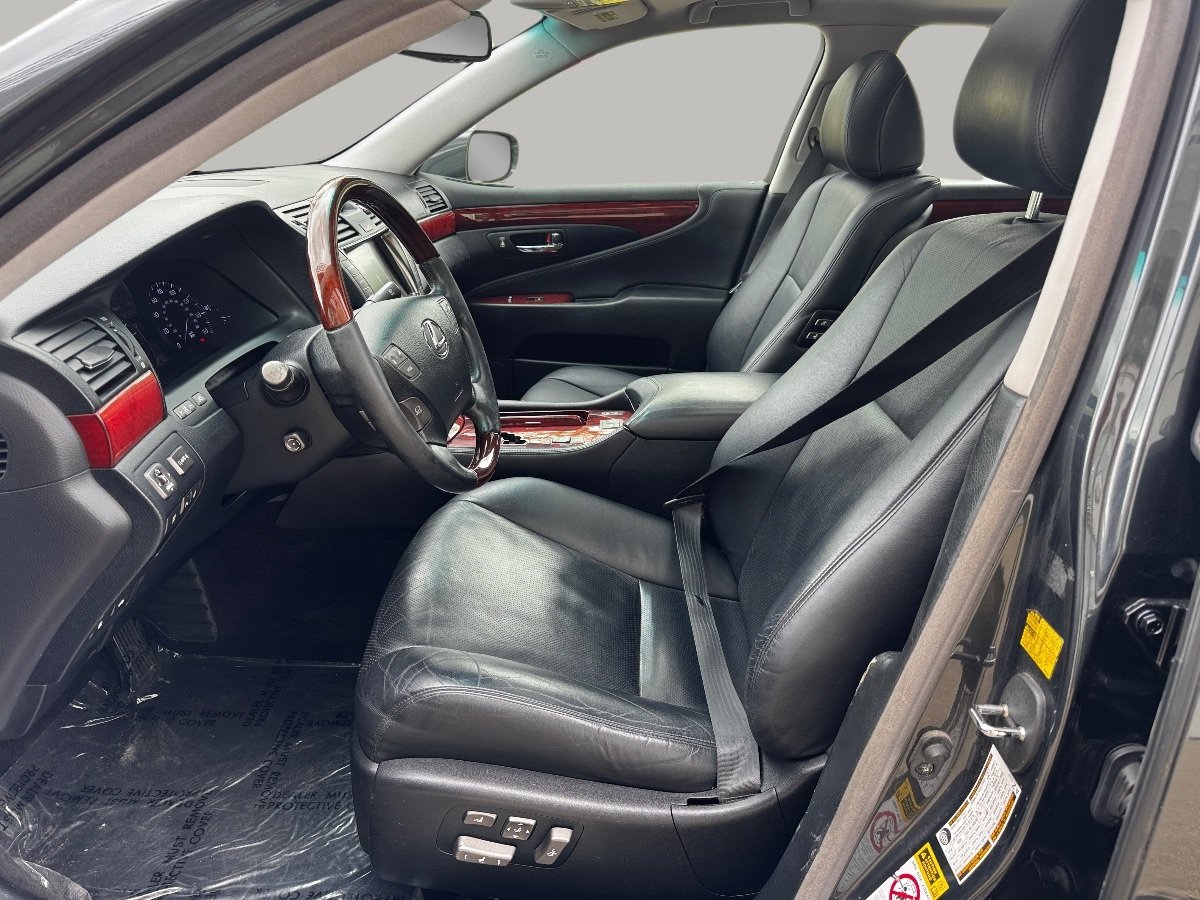 Used 2007 Lexus LS 460 RWD image 16