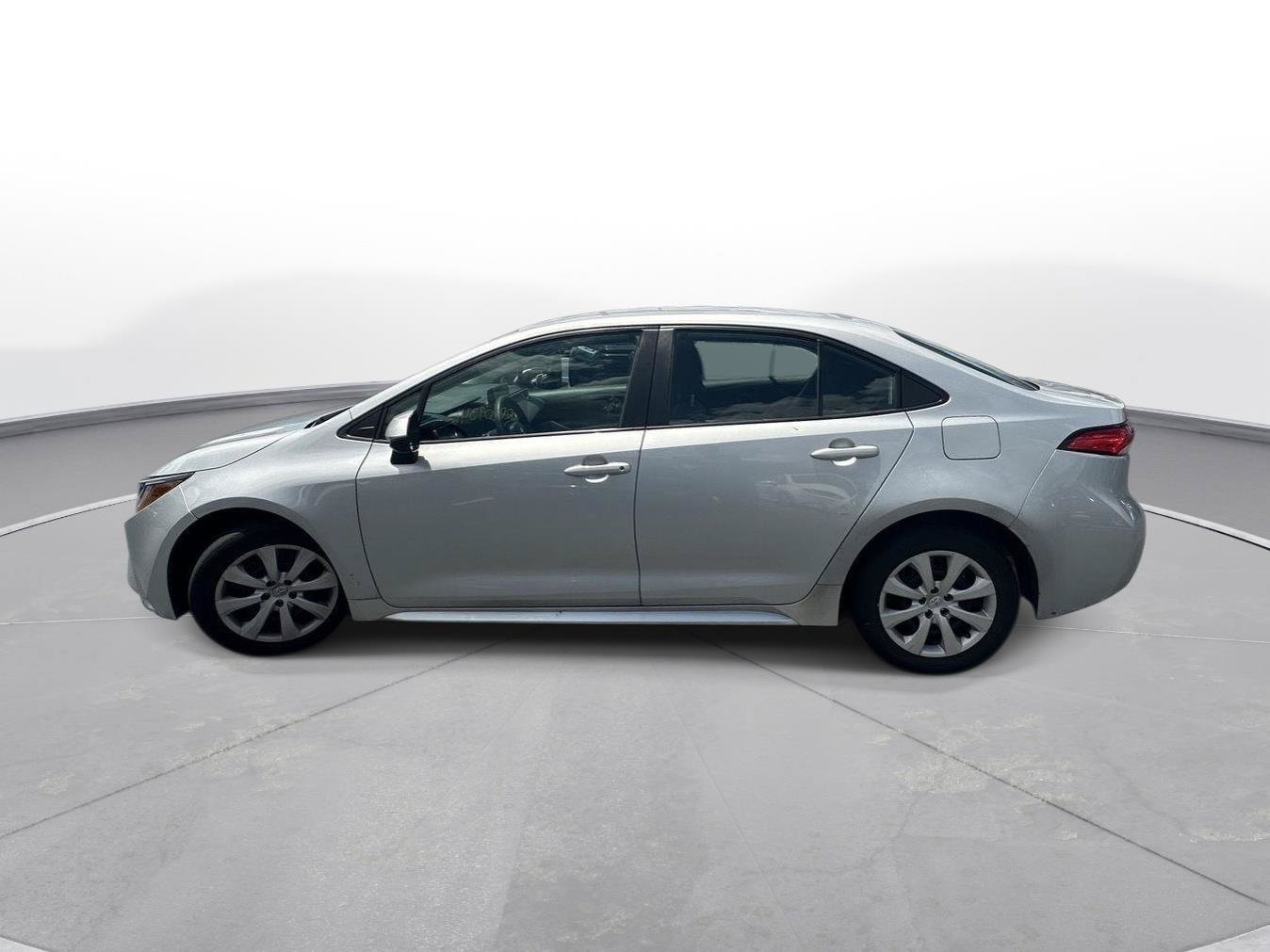 Used 2024 Toyota Corolla LE FWD image 9