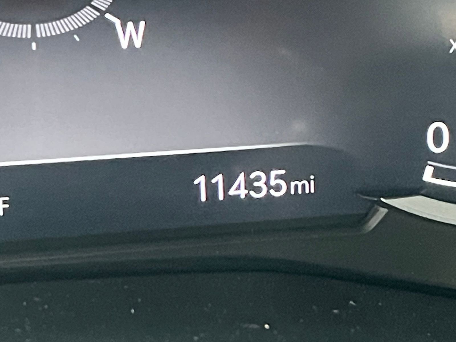 Used 2025 Genesis G70 2.5T image 40