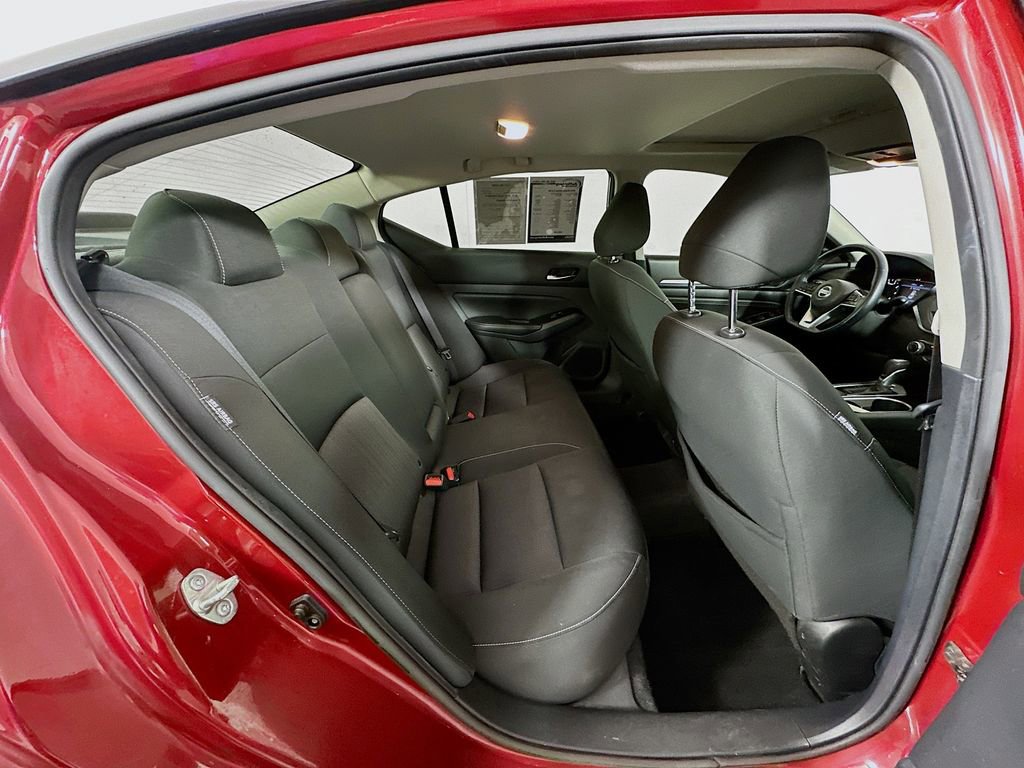 Used 2021 Nissan Altima 2.5 SV w/ SV Premium Package image 24
