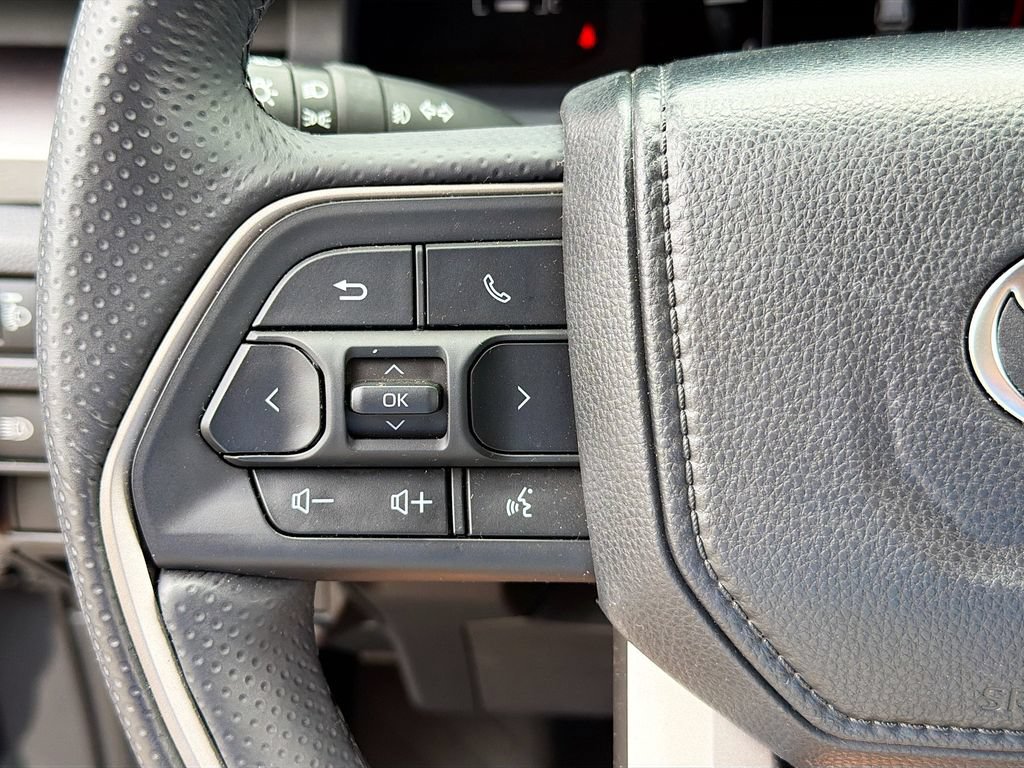 Used 2025 Toyota 4Runner SR5 RWD image 18