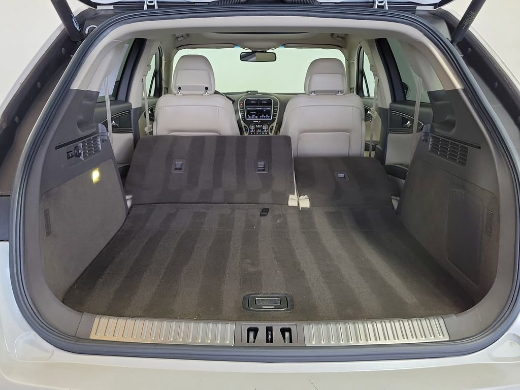 Used 2016 Lincoln MKX Reserve w/ Technology Package FWD image 27