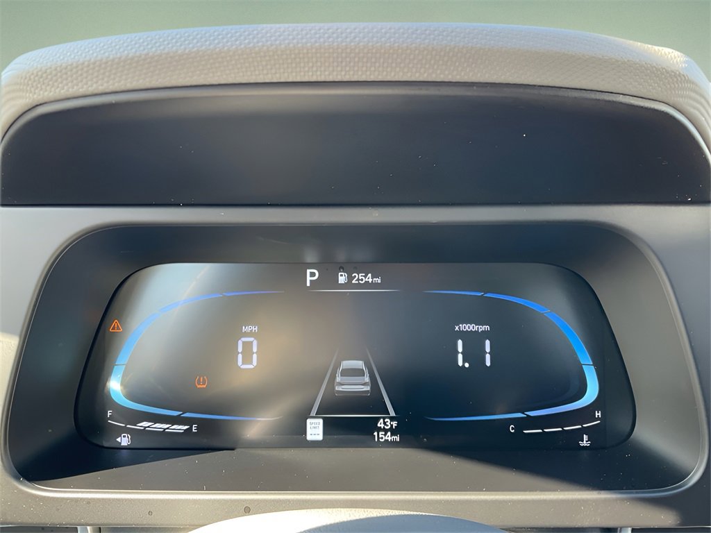 Certified 2025 Hyundai Elantra Sport image 19