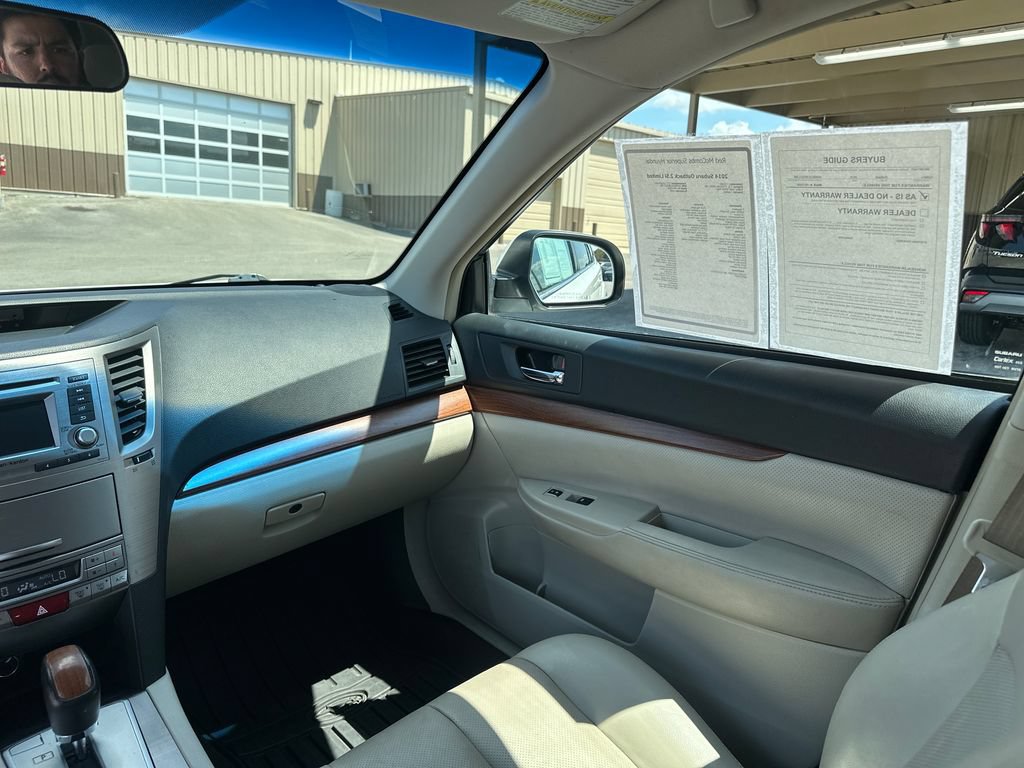 Used 2014 Subaru Outback 2.5i Limited w/ Accessory Value Package (OYT) AWD/4WD image 13