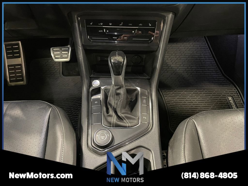 Used 2022 Volkswagen Tiguan SE R-Line image 11