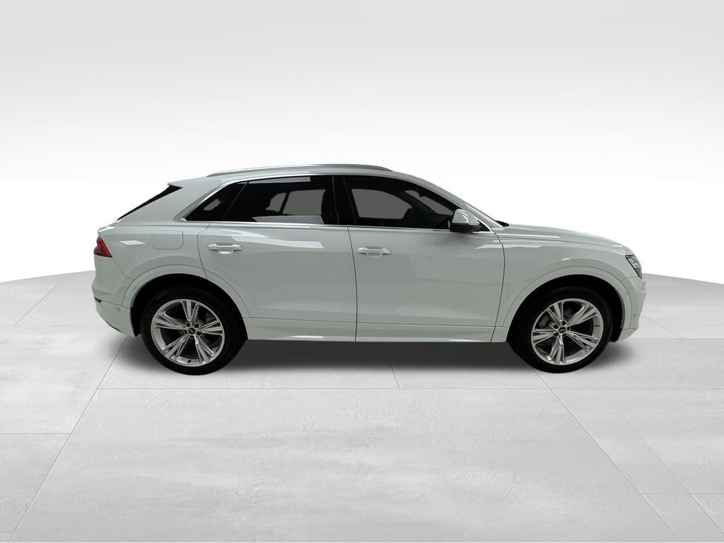 Used 2022 Audi Q8 Premium Plus image 8