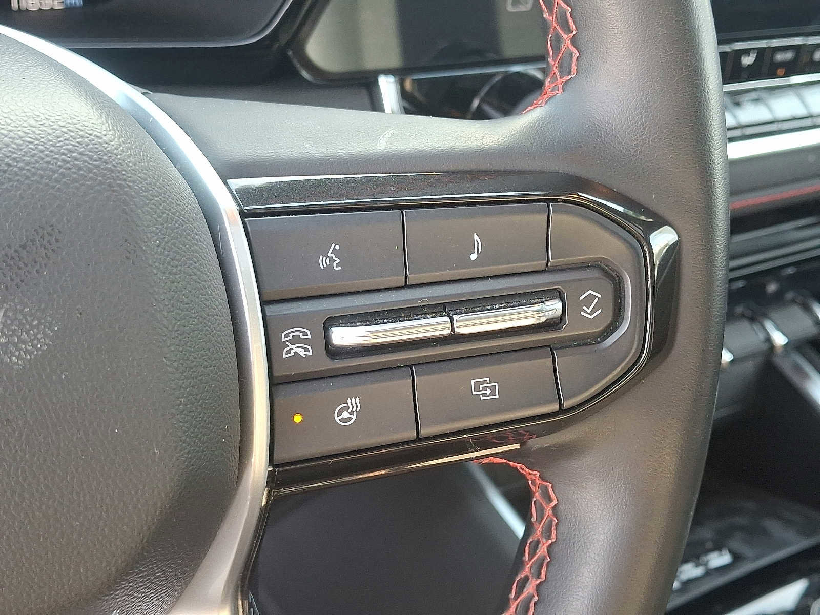 Used 2024 Chevrolet Colorado Z71 w/ Z71 Convenience Package 2 image 23