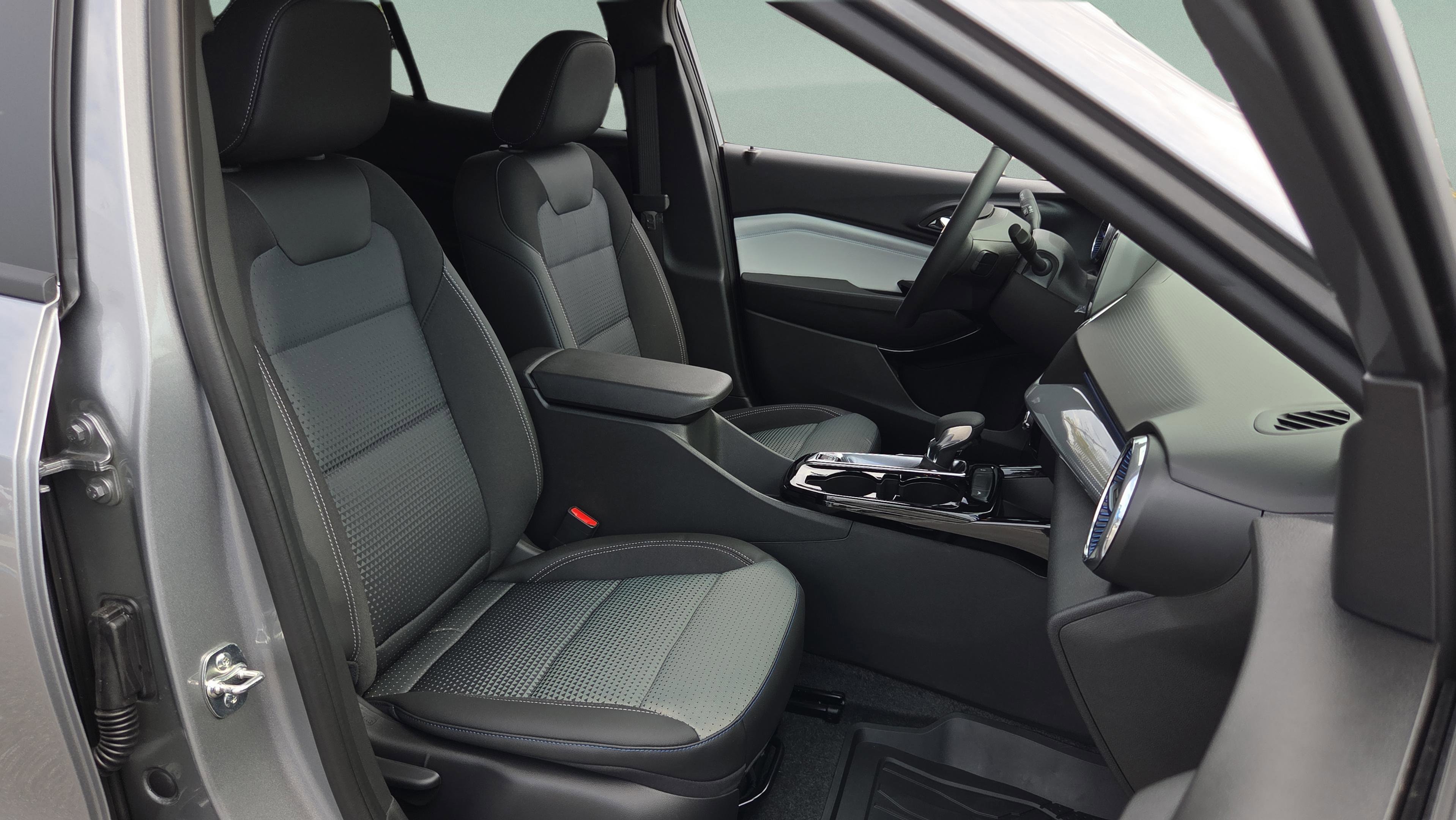 Used 2026 Chevrolet Trax LT w/ Driver Confidence Package FWD image 15