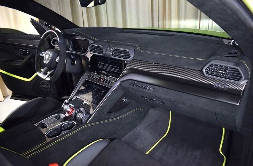 Used 2023 Lamborghini Urus Performante image 10