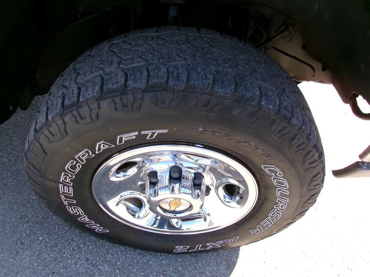 Used 2004 Chevrolet Silverado 2500 W/T w/ Skid Plate Package image 9