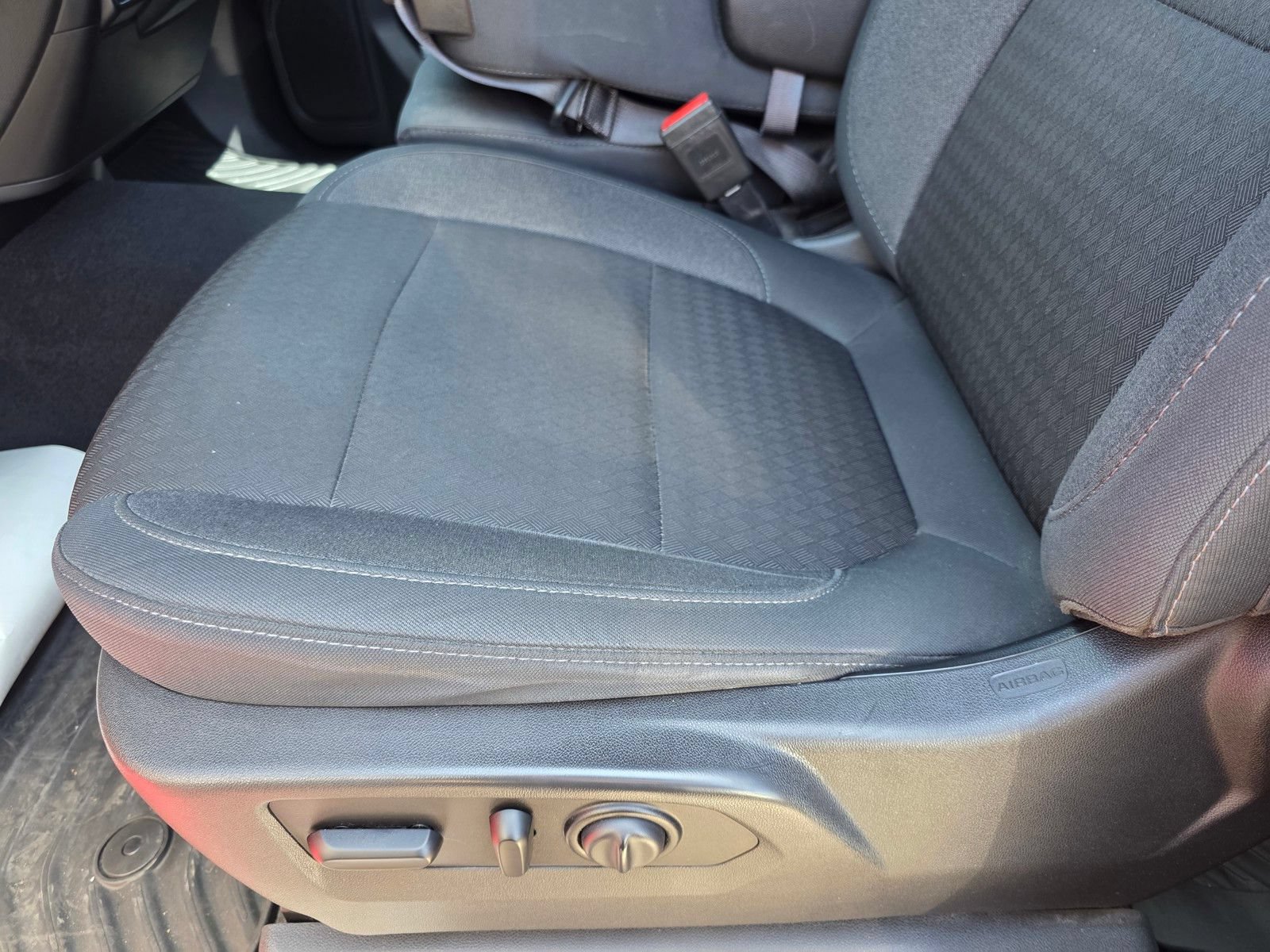 Used 2020 Chevrolet Silverado 1500 LT w/ All-Star Edition RWD image 19