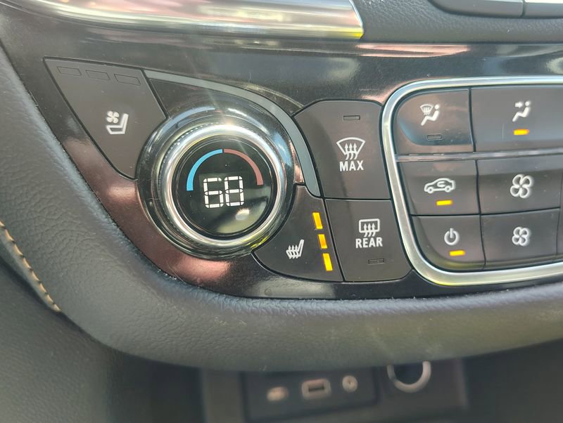 Used 2024 Chevrolet Equinox Premier AWD/4WD image 21