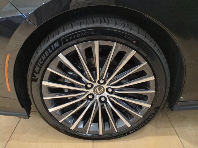 New 2026 Lexus ES 350e FWD image 10