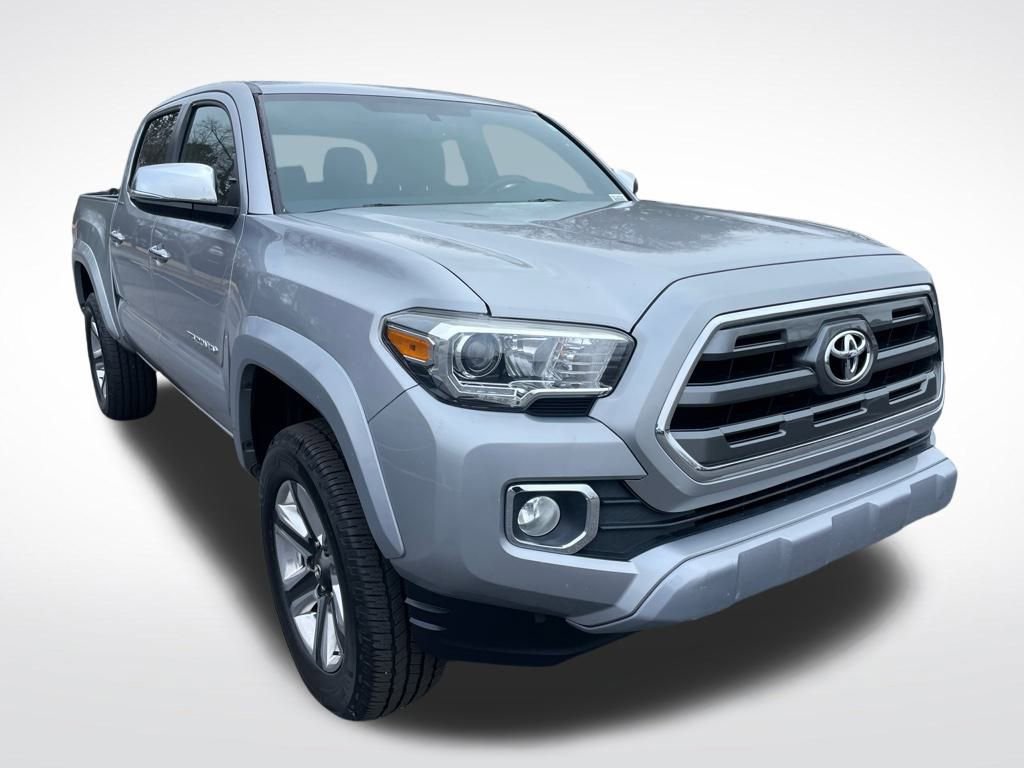 Used 2017 Toyota Tacoma Limited w/ Tow Package image 8