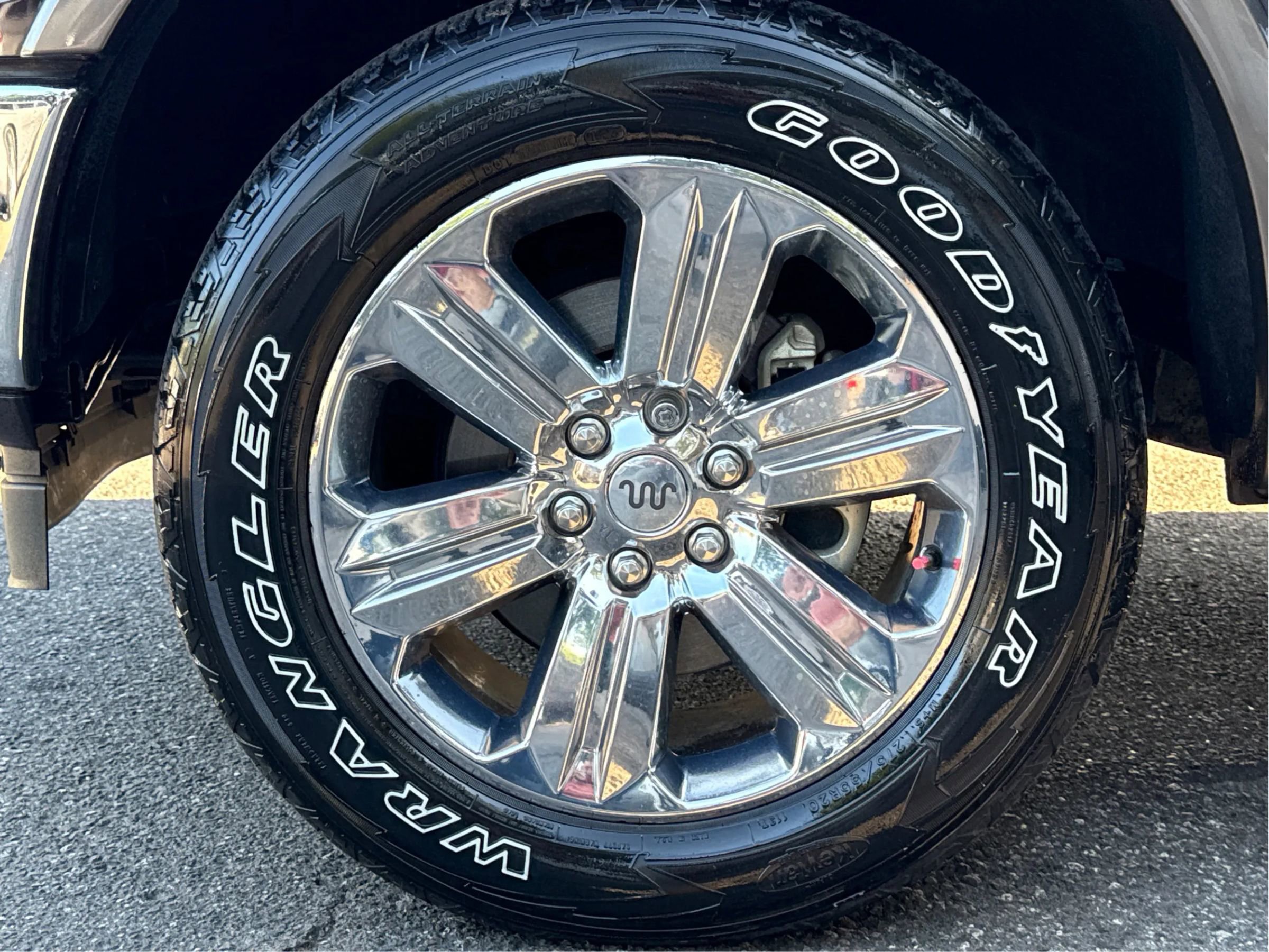 Used 2018 Ford F150 King Ranch w/ Equipment Group 601A Luxury AWD/4WD image 10