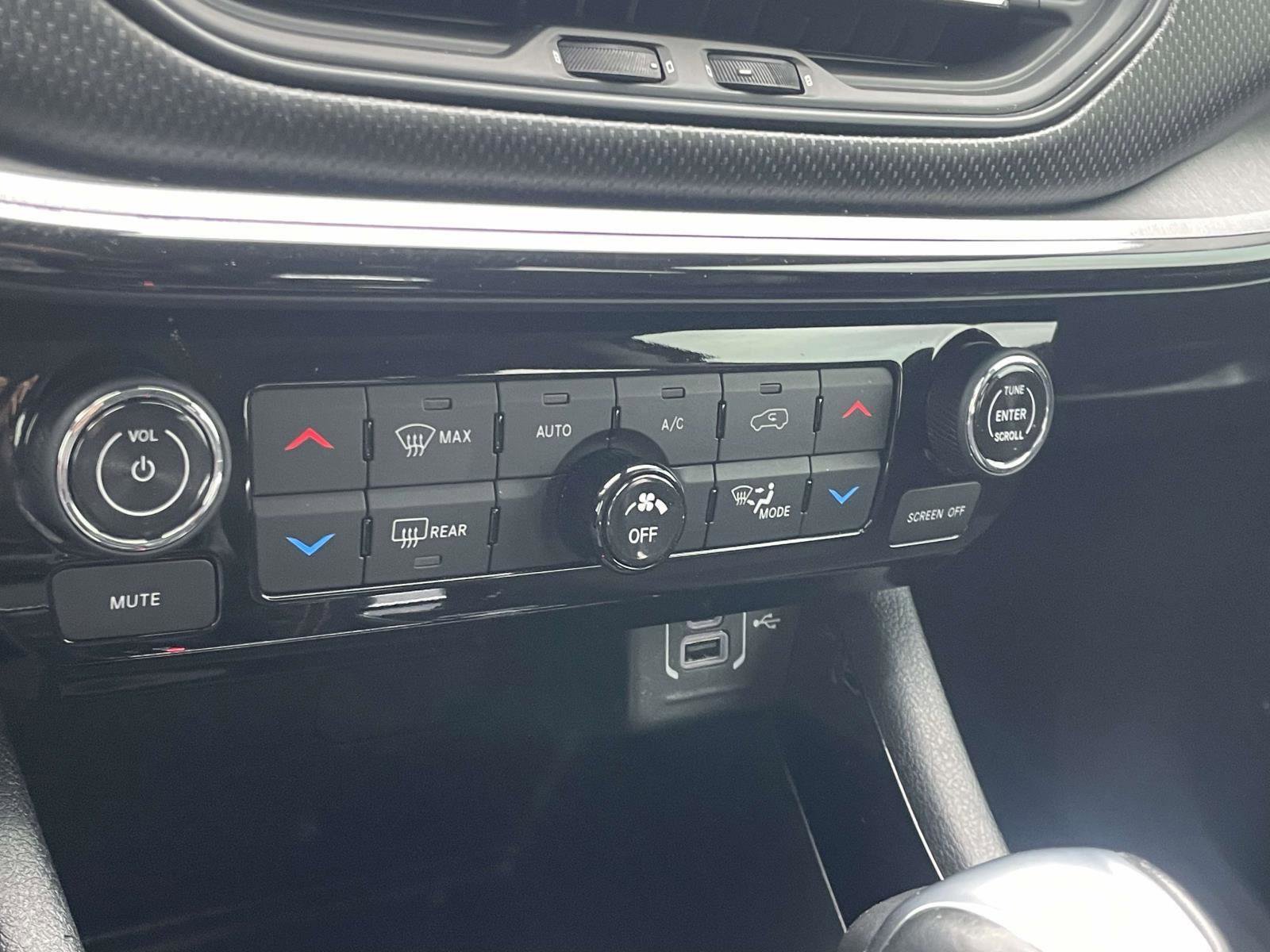 Used 2022 Jeep Compass Trailhawk w/ Trailhawk Convenience Group image 17