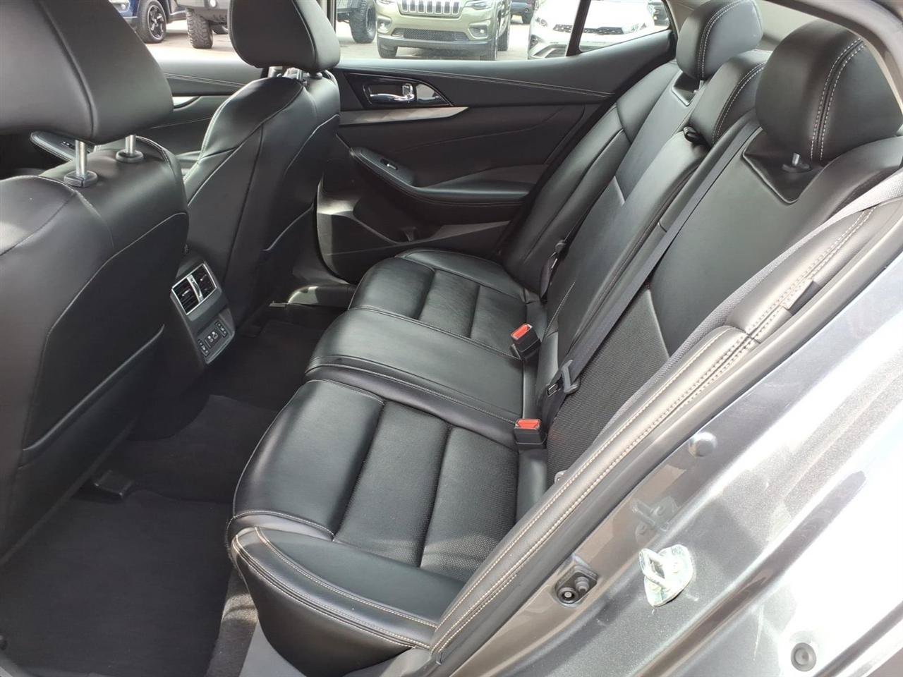 Used 2023 Nissan Maxima SL FWD image 7