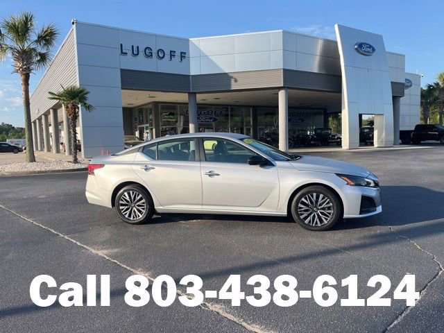 Used 2024 Nissan Altima 2.5 SV FWD image 2