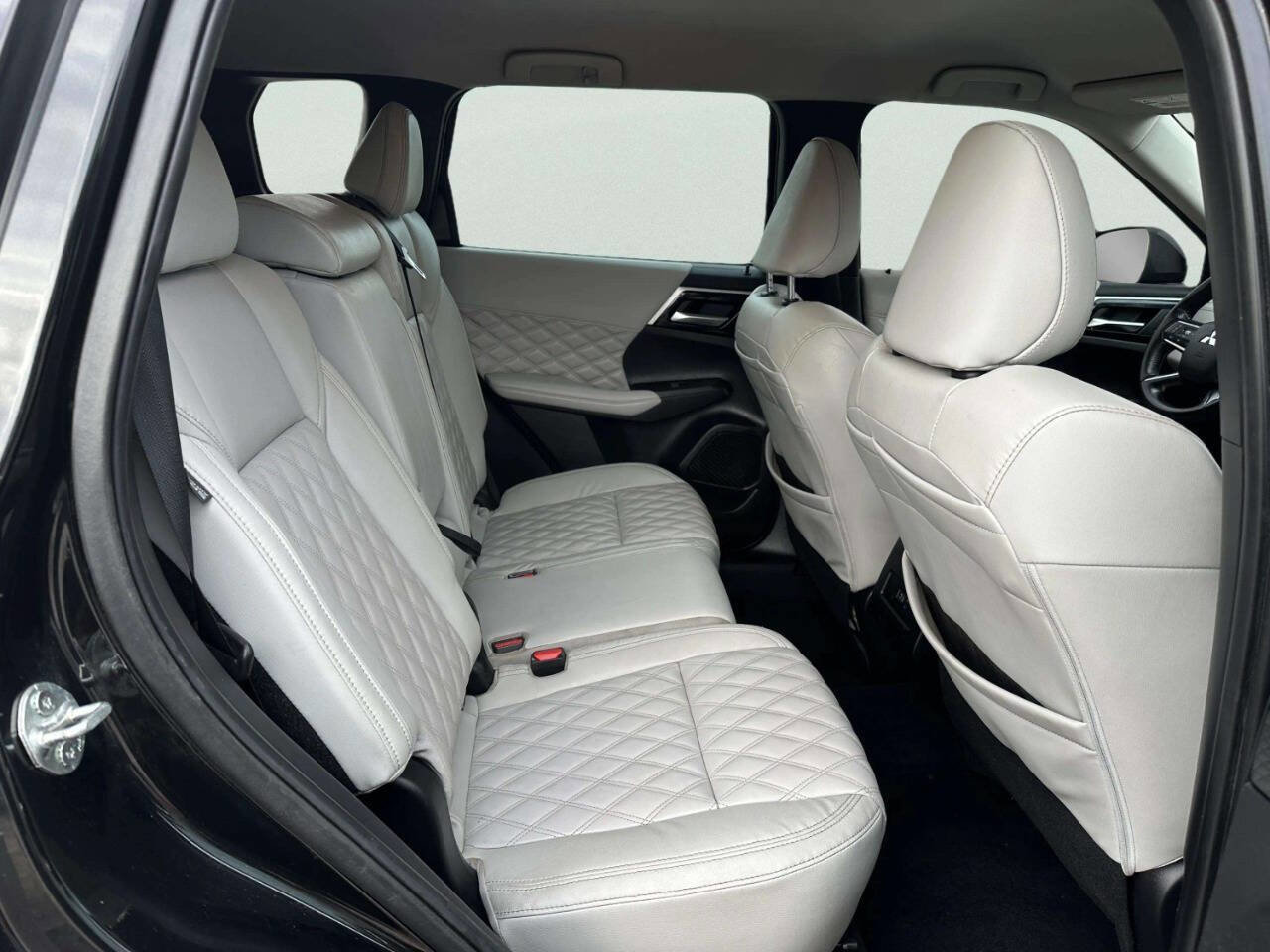 Used 2022 Mitsubishi Outlander SEL image 16