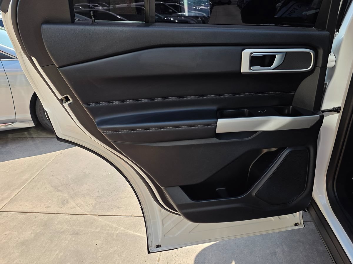 Used 2020 Ford Explorer XLT w/ Equipment Group 202A RWD image 28
