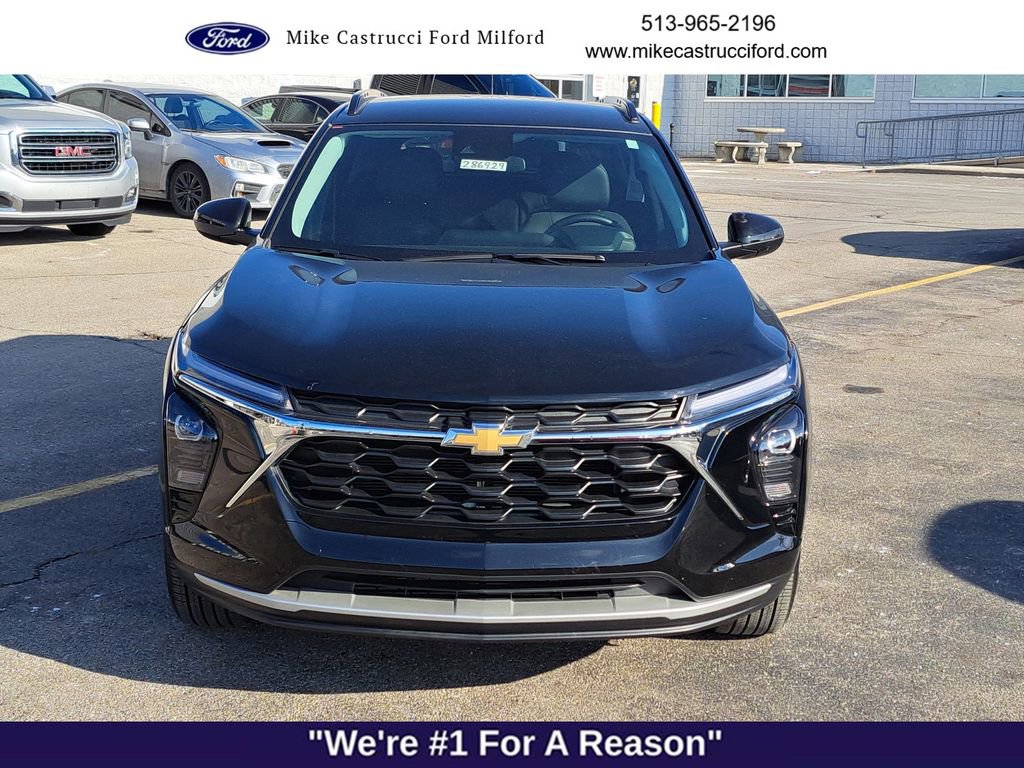 Used 2024 Chevrolet Trax LT w/ Driver Confidence Package image 8