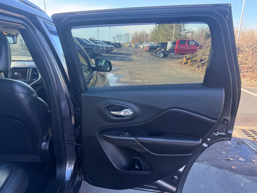 Used 2016 Jeep Cherokee Trailhawk w/ Comfort/Convenience Group image 45