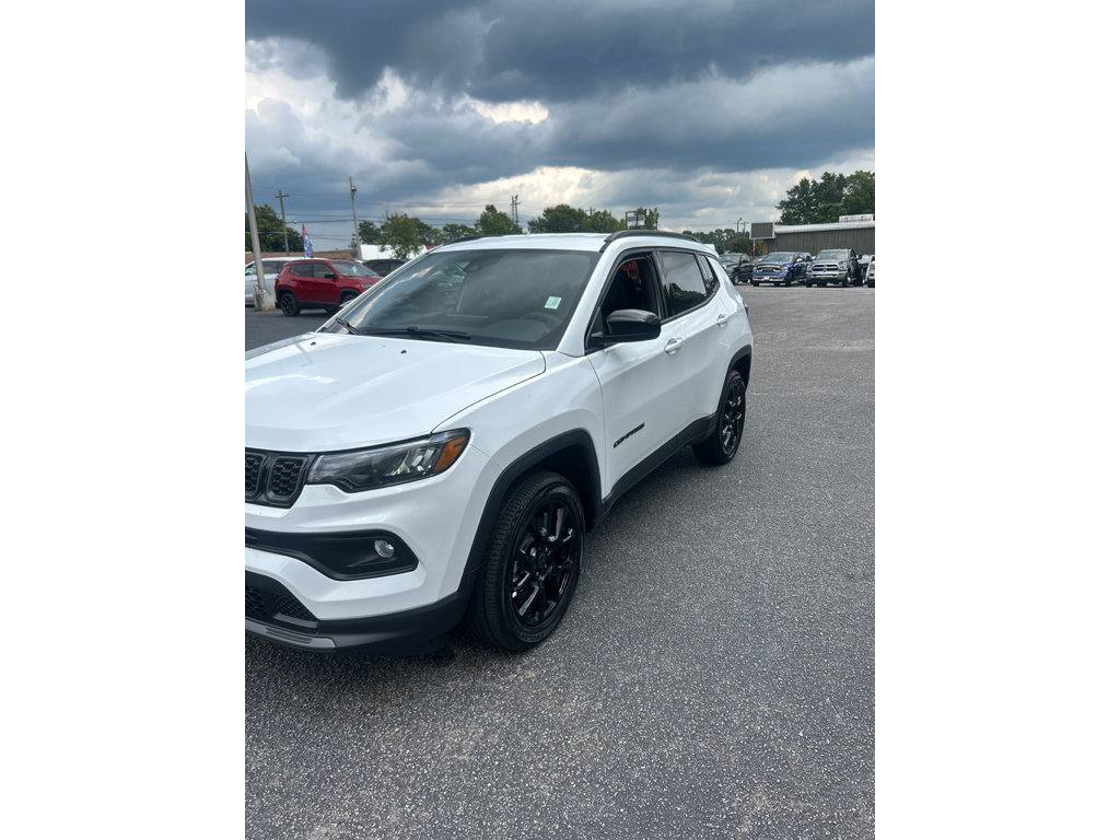 New 2026 Jeep Compass Latitude AWD/4WD image 3