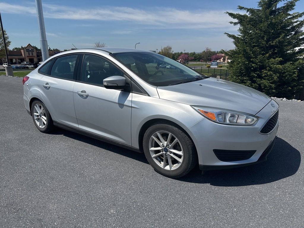 Used 2017 Ford Focus SE image 1