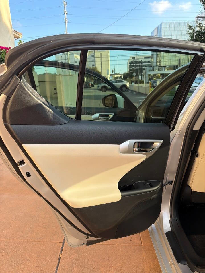 Used 2012 Lexus CT 200h Premium w/ Premium Audio Pkg image 27