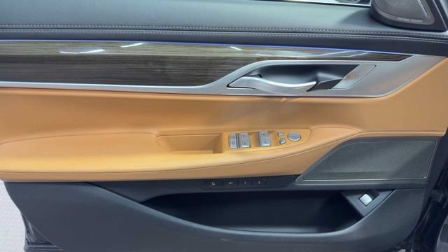 Used 2020 BMW 740i w/ Premium Package RWD image 23