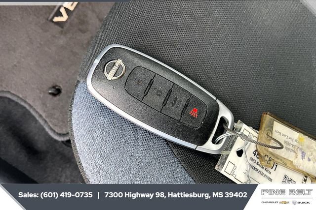 Used 2025 Nissan Versa SV image 9