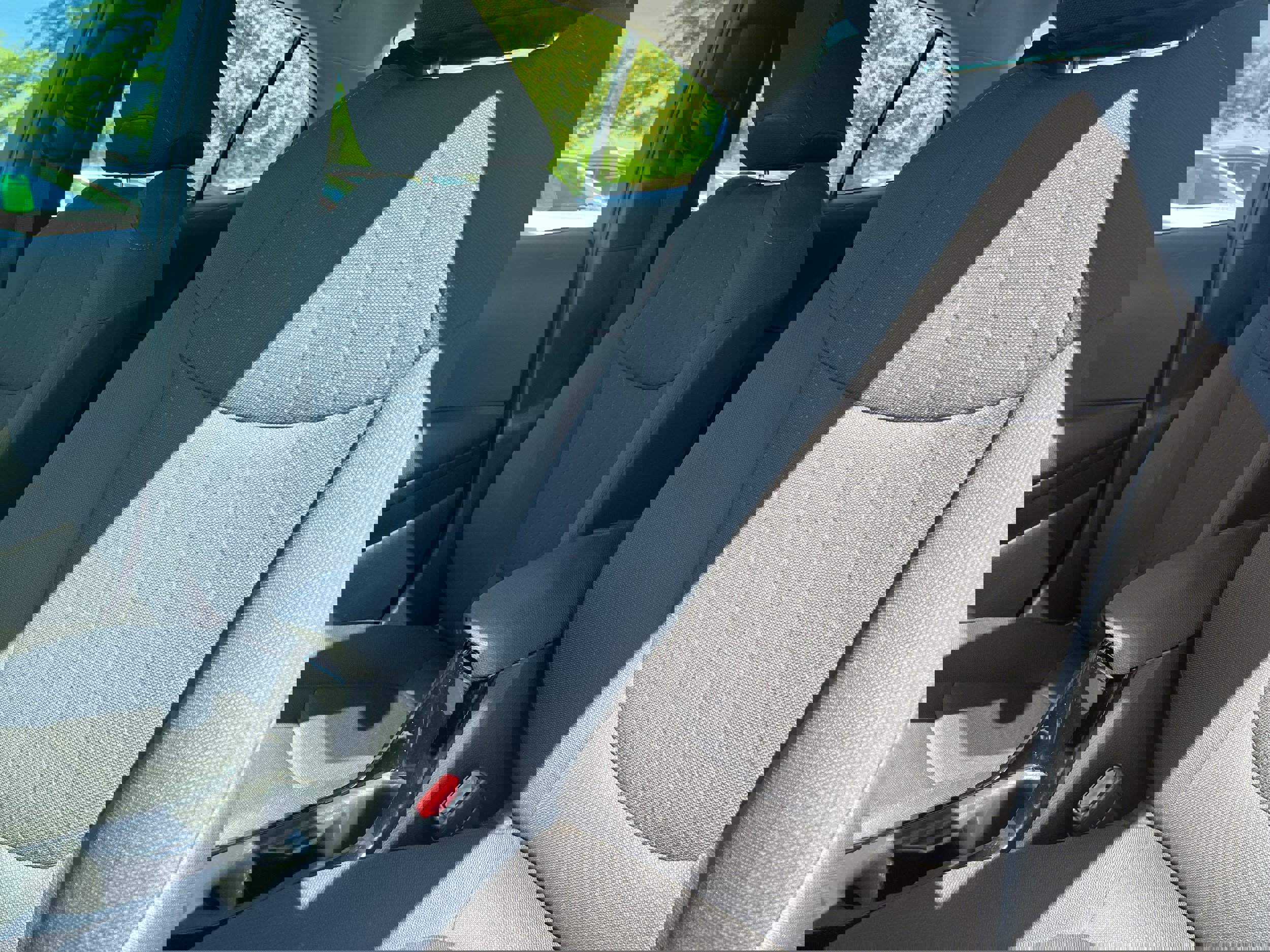 Used 2021 Toyota Corolla LE w/ Carpet Mat Package (TMS) image 18