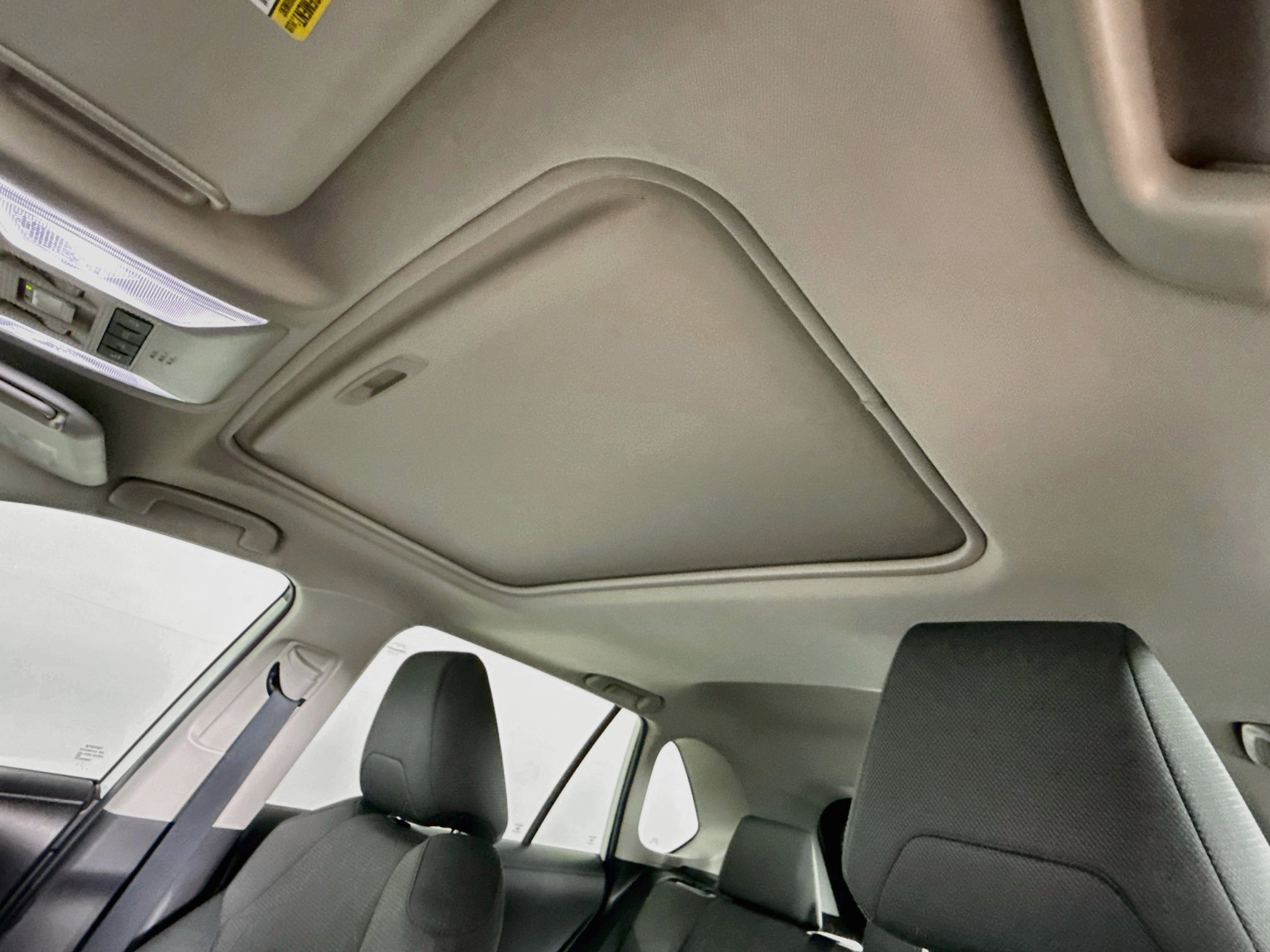 Used 2022 Toyota RAV4 XLE w/ Convenience Package FWD image 26
