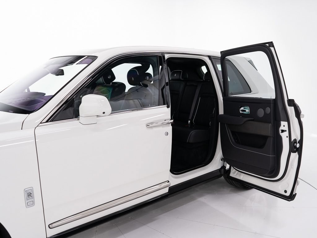 Used 2026 Rolls-Royce Cullinan AWD/4WD image 20