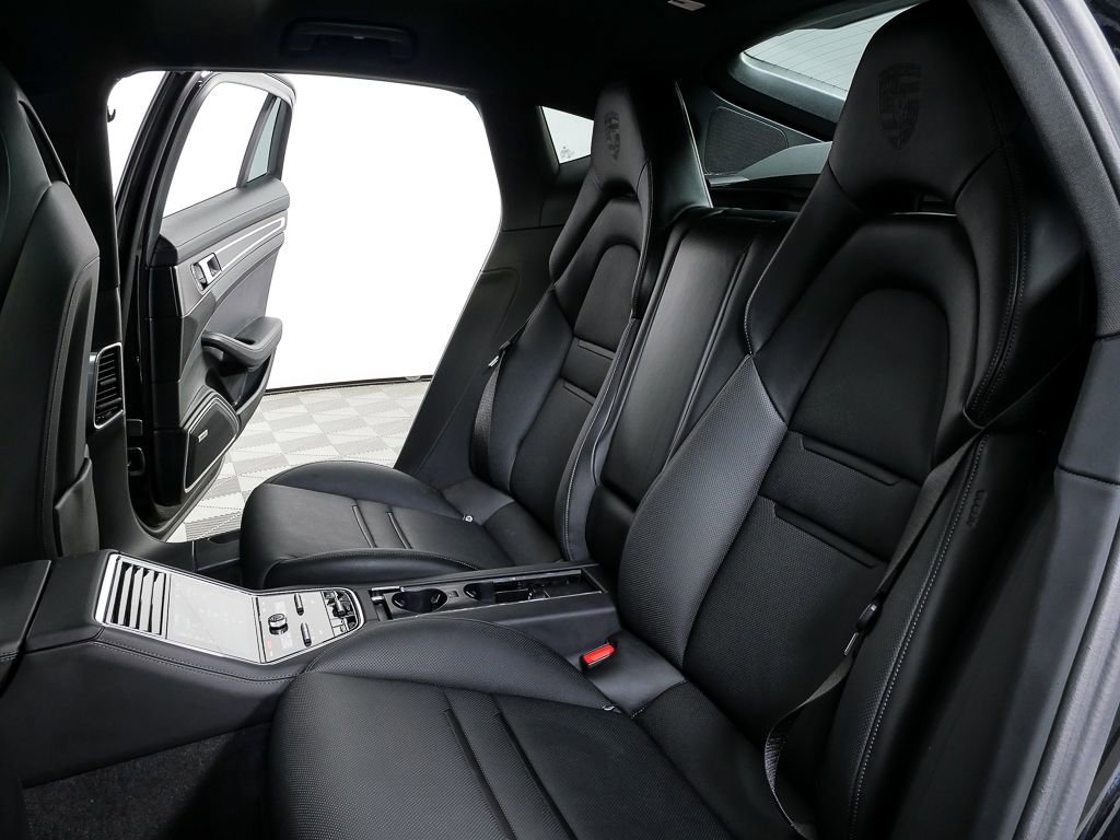 Certified 2023 Porsche Panamera Platinum Edition image 23