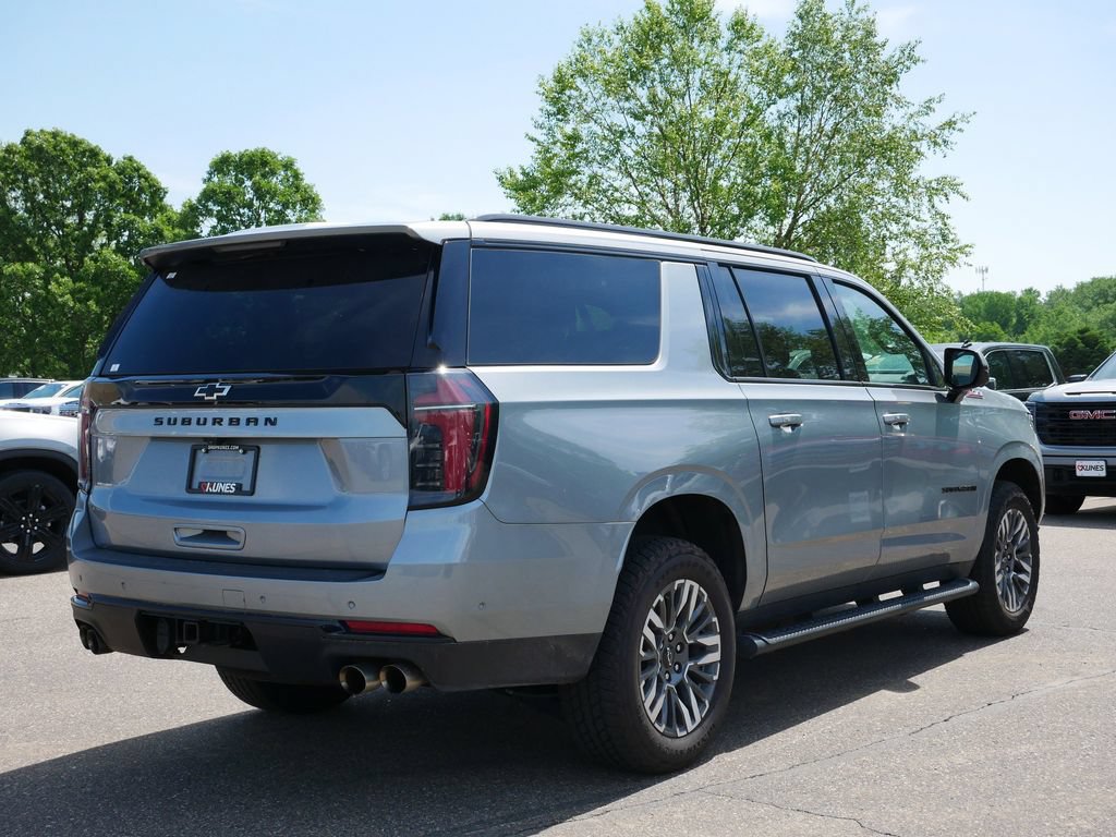 Used 2025 Chevrolet Suburban Z71 AWD/4WD image 10