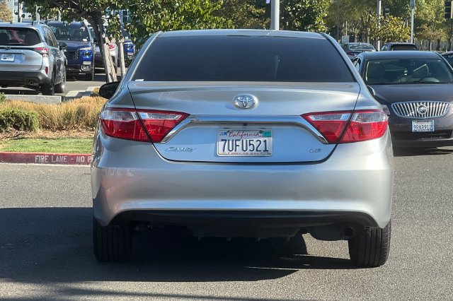 Used 2016 Toyota Camry LE FWD image 5