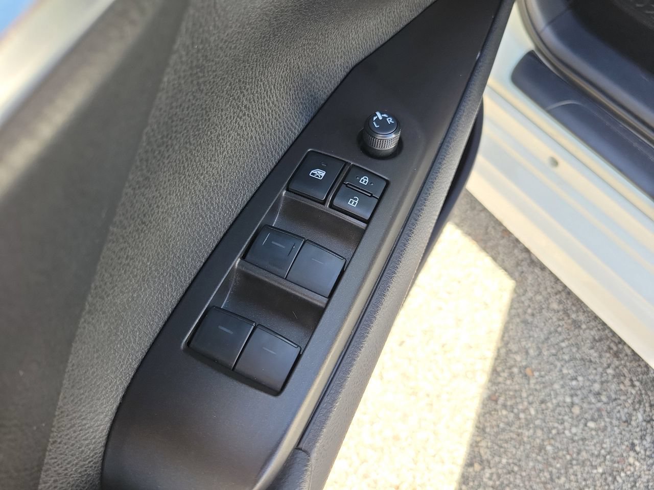 Used 2023 Toyota Camry SE AWD/4WD image 14