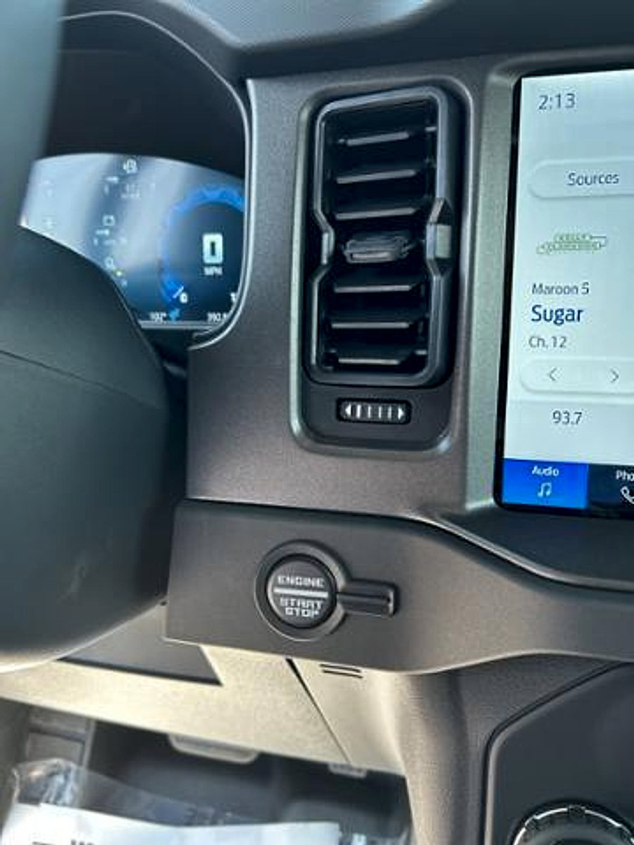 New 2025 Ford Bronco Badlands image 17