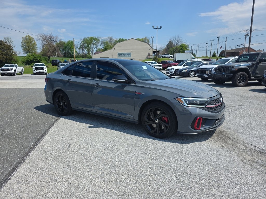 Used 2023 Volkswagen Jetta GLI Autobahn FWD image 3