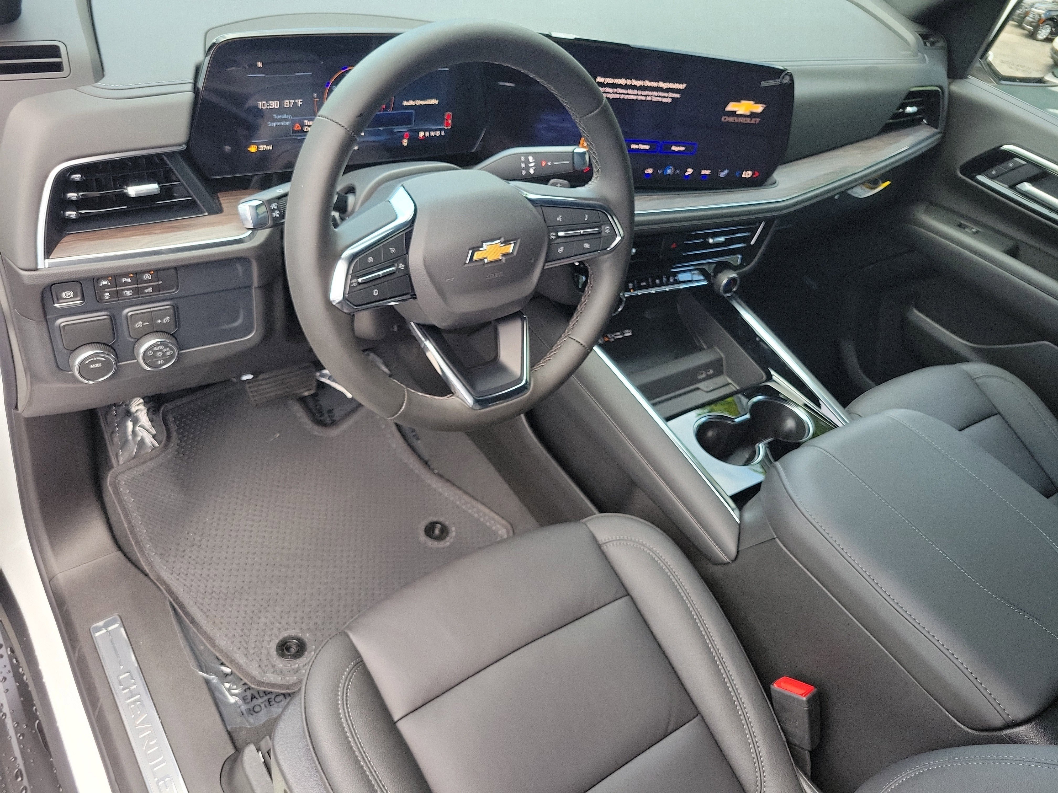New 2026 Chevrolet Suburban LT w/ Comfort Package image 6