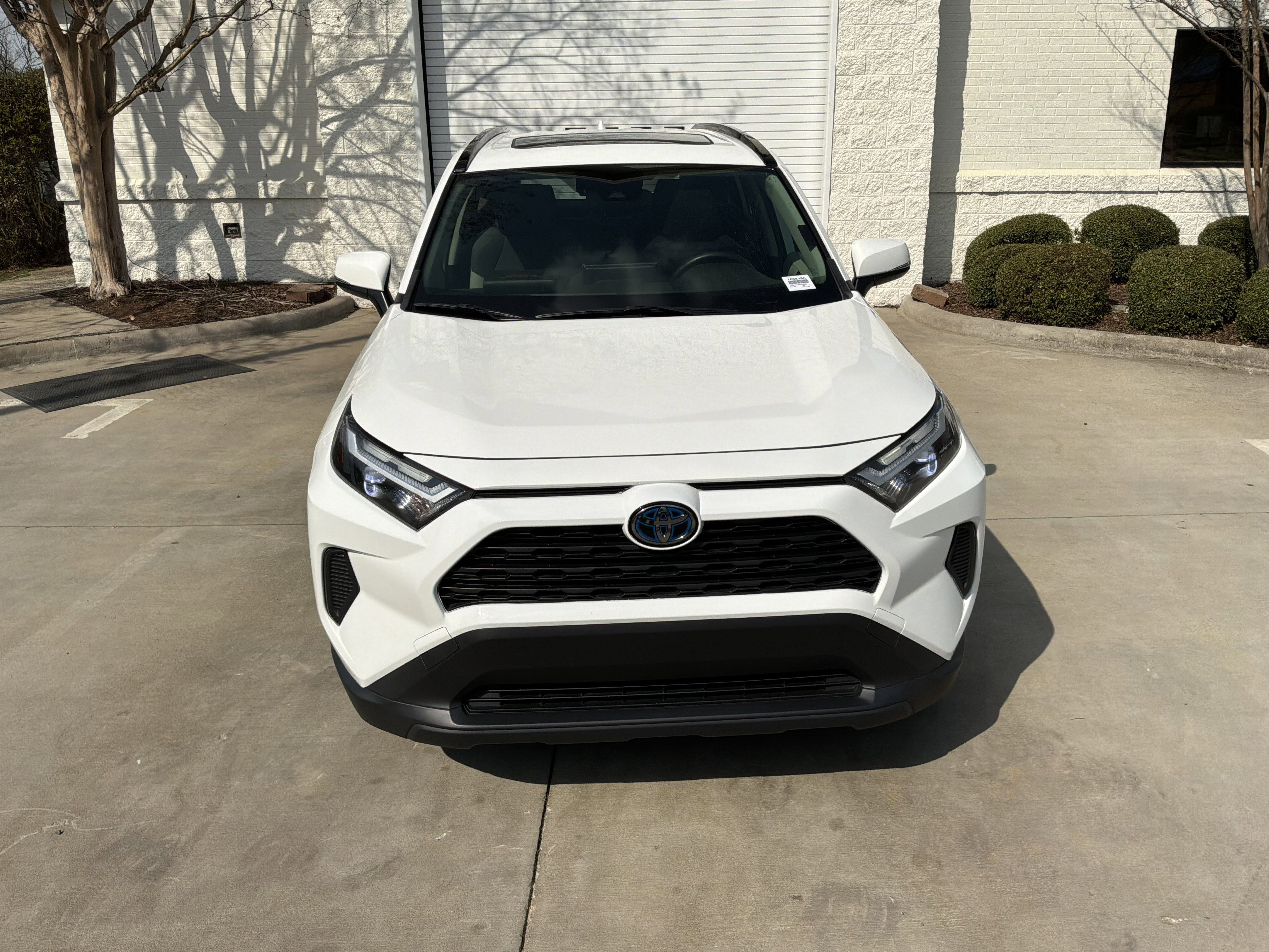 Used 2023 Toyota RAV4 XLE w/ Convenience Package image 3