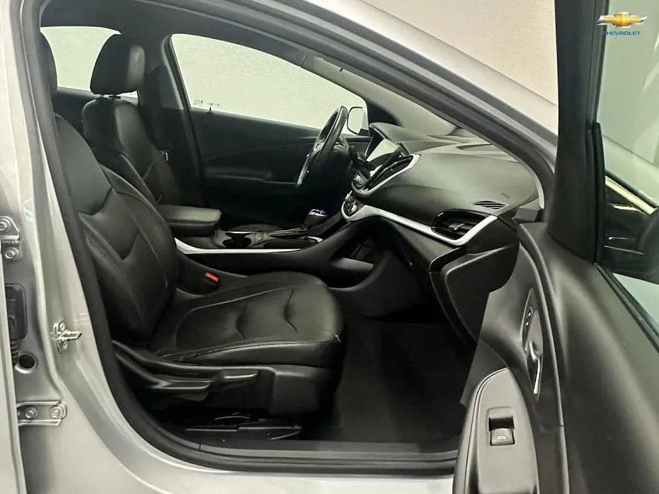 Used 2017 Chevrolet Volt LT w/ Comfort Package image 14